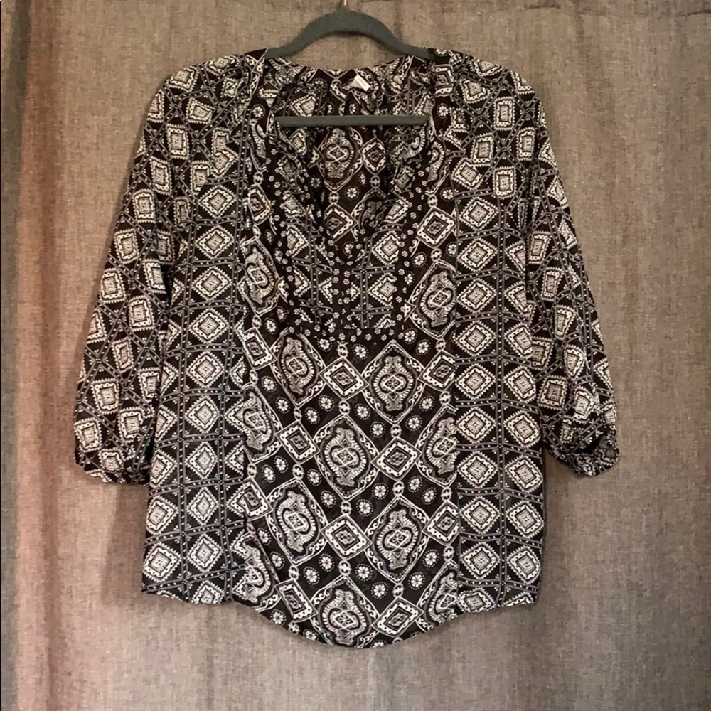 Old a navy black and white sheer boho top